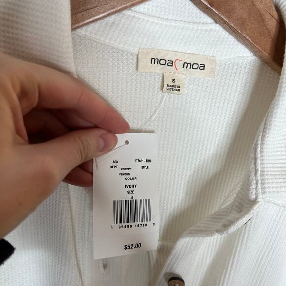 NWT WHite Waffle Knit Button Up LAST CALL - Picture 4 of 7